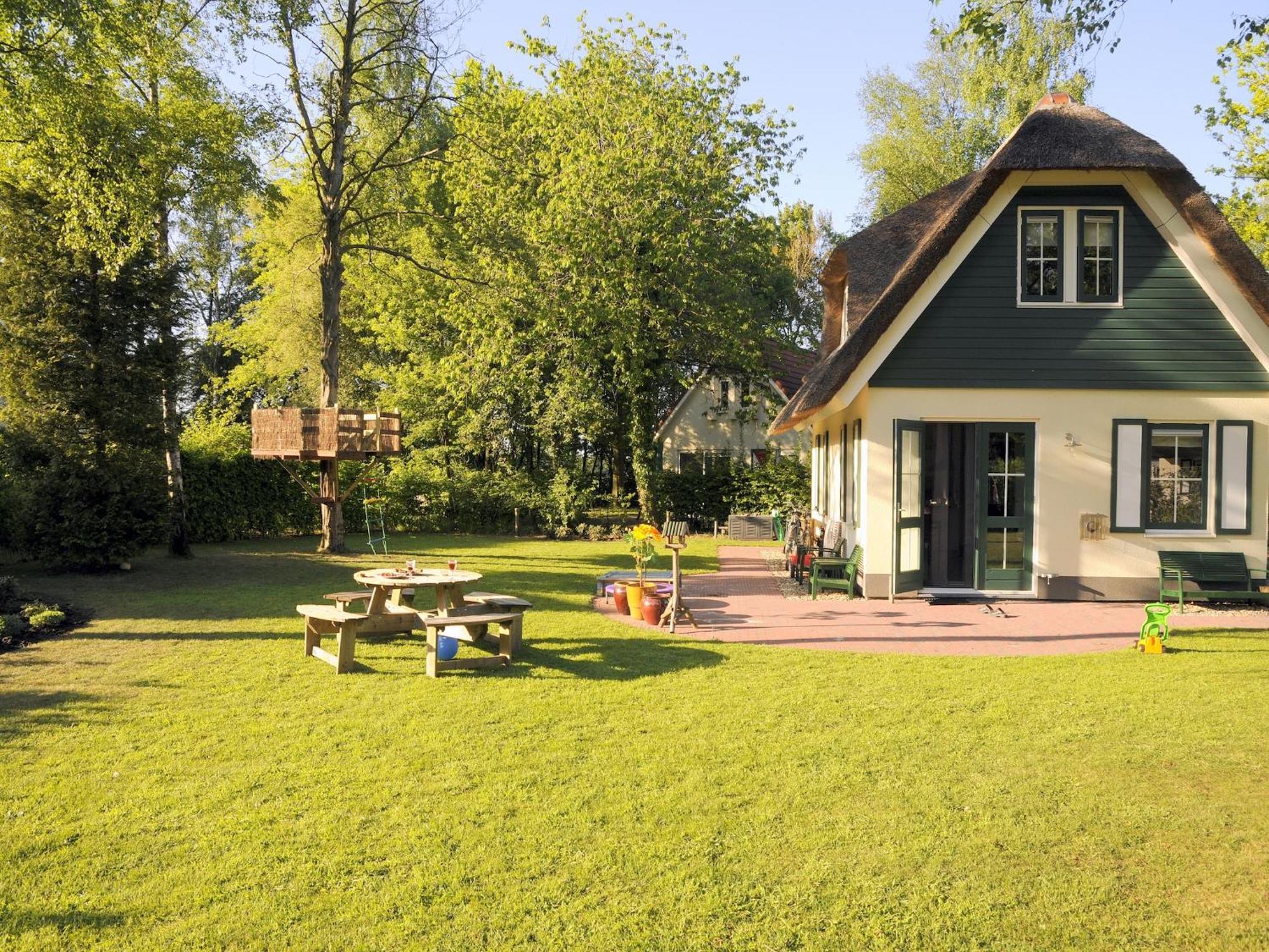 Beautiful Holiday Home In Heeten With Private Garden ภายนอก รูปภาพ